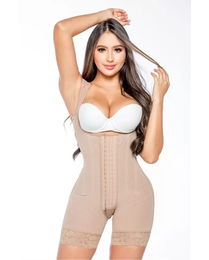 Faja moldeadora de compresión con ganchos, varillas y correas para los hombros.